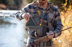 Fishpond Flint Hills Vest Gravel -Billig Sneller butikk fishpond flint hills vest gravel 05.640